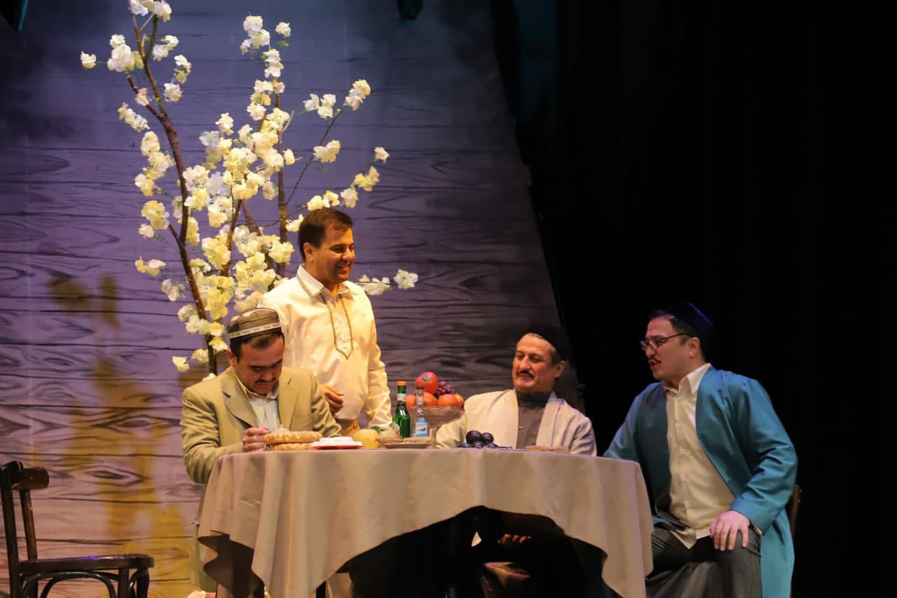 Bugun Toshkent shahridagi teatrlarda namoyish etiladigan spektakllar ro'yxati bilan tanishing.