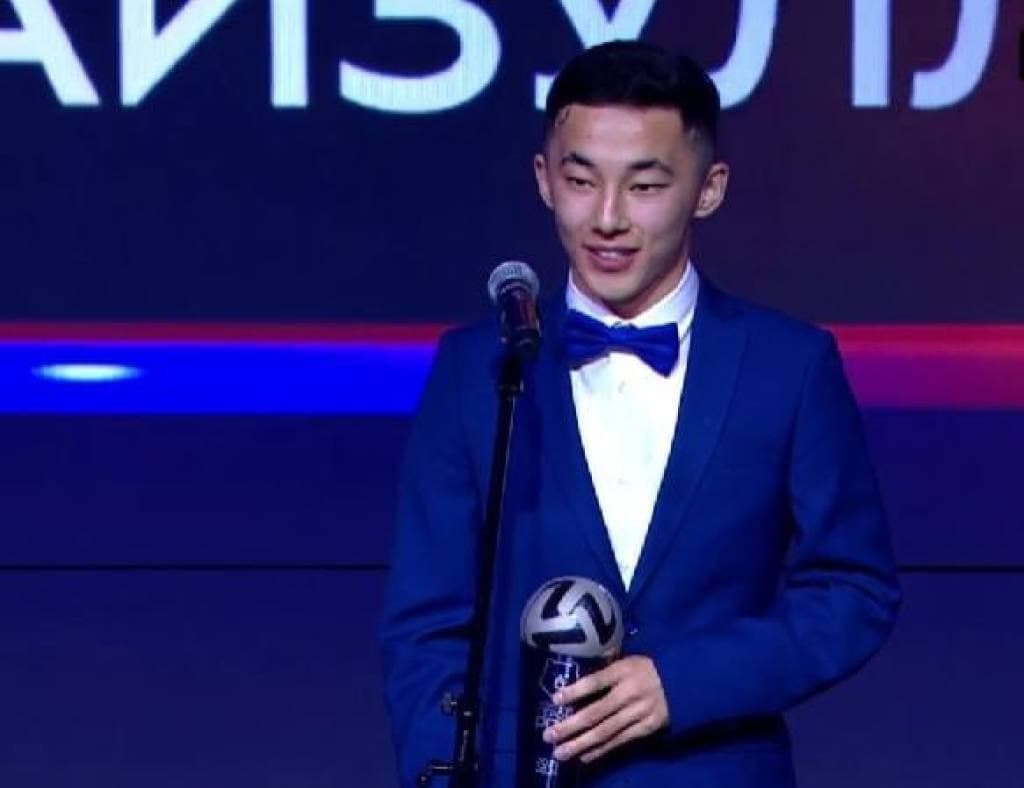 Abbosbek Fayzullayev "Yil kashfiyoti" nominatsiyasi g‘olibi