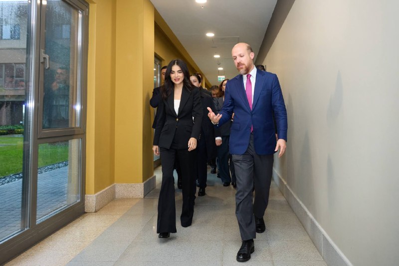 Saida Mirziyoyeva Istanbulda Najmiddin Bilol Erdogʻan bilan birgalikda Ibn Xaldun universiteti va “Yenidogʻu” maktabiga bordi