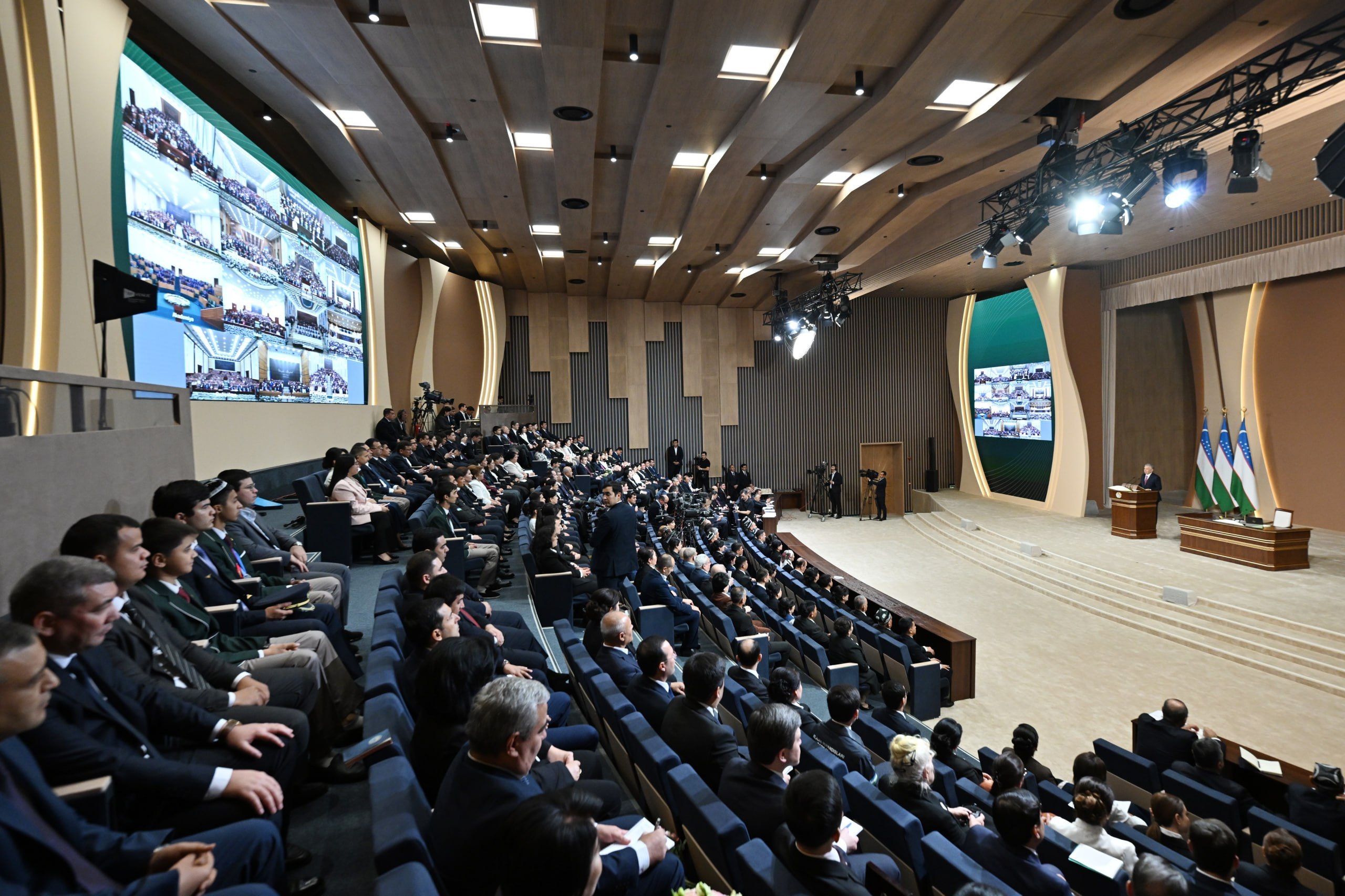 – Ayollar ishli bo‘lsa, oilaga qo‘shimcha daromad kiradi, bolalarning bilim olishiga ko‘proq sharoit yaratiladi,